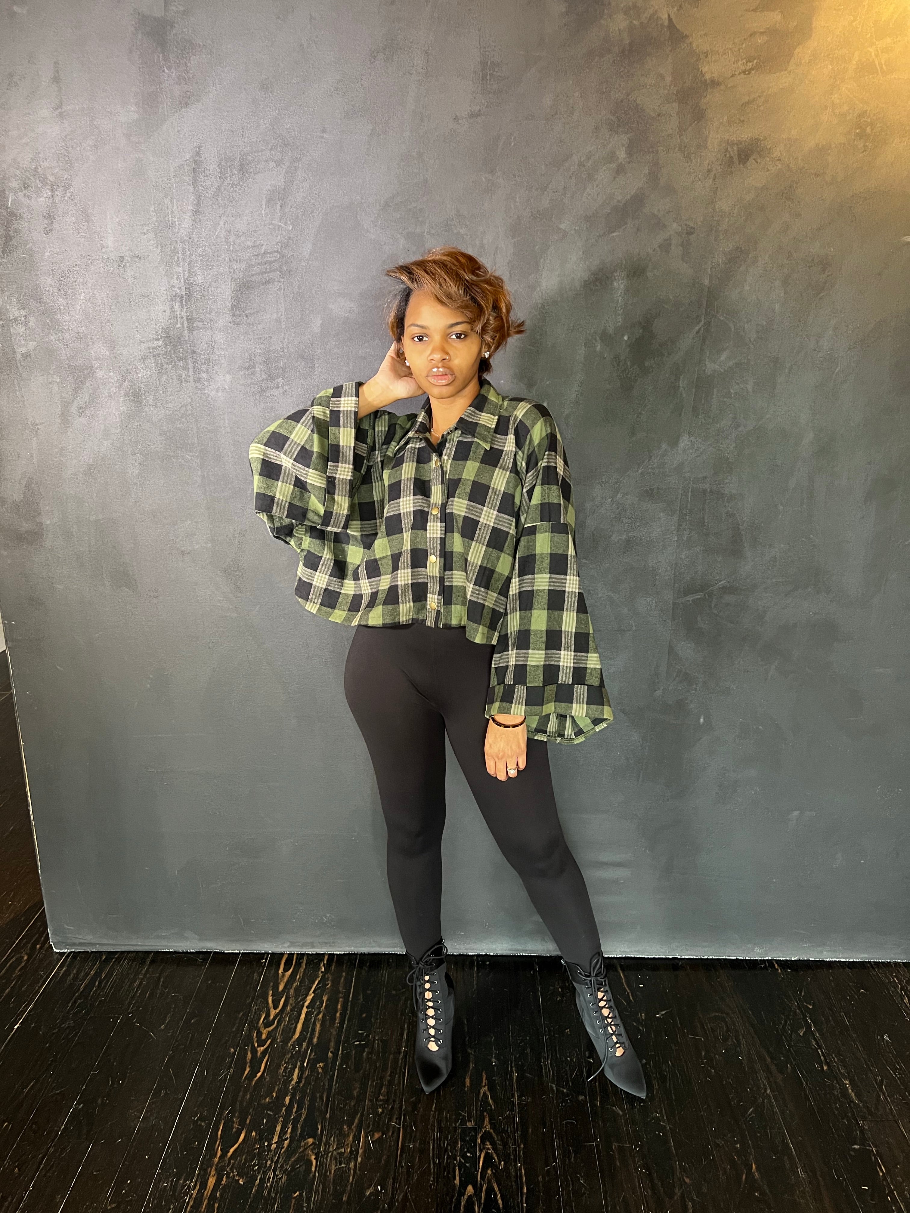Mariah Crop Wide Sleeve Flannel (Green)