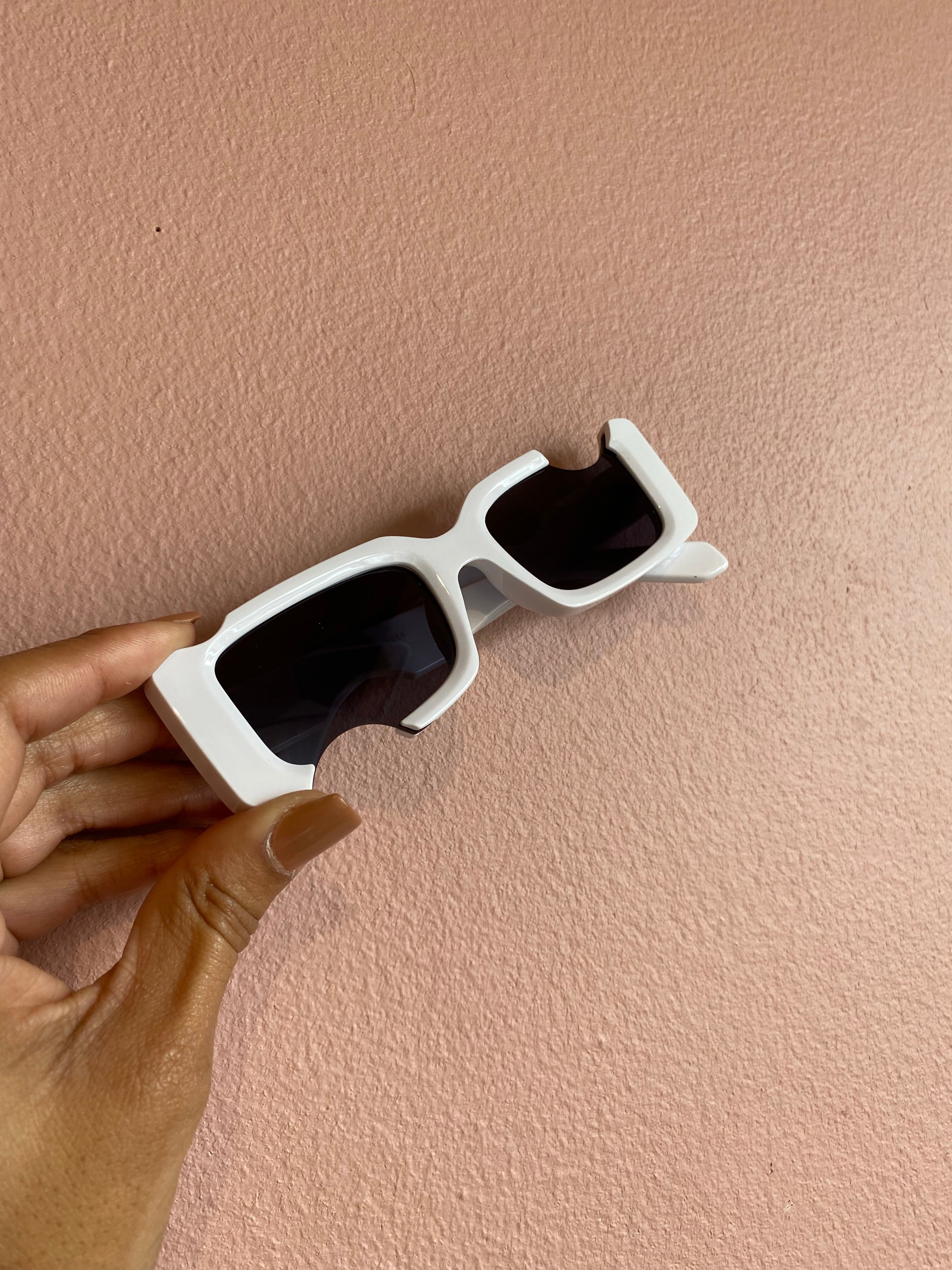 Mel Cut- Out Frames (White)