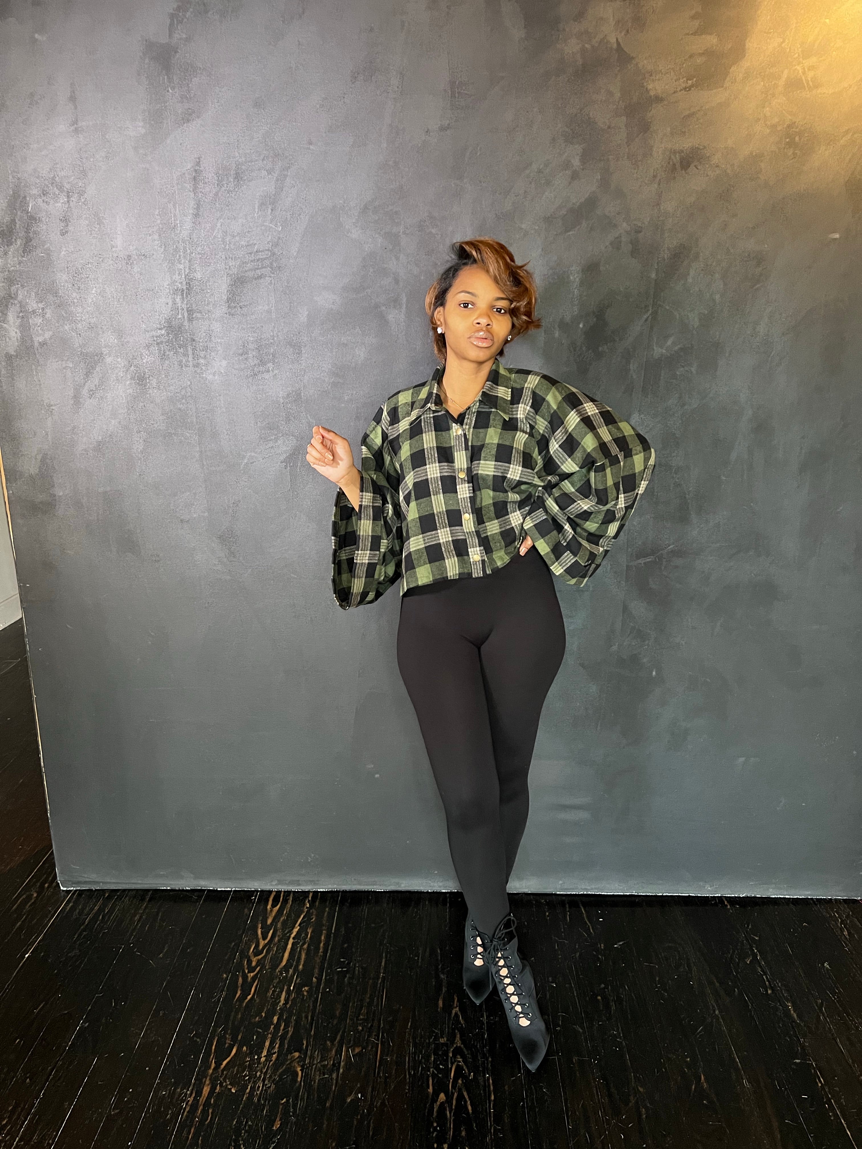 Mariah Crop Wide Sleeve Flannel (Green)